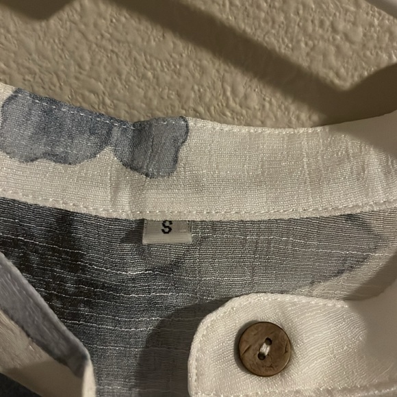 No Brand Women’s Blouse Flower Print small - Picture 2 of 3